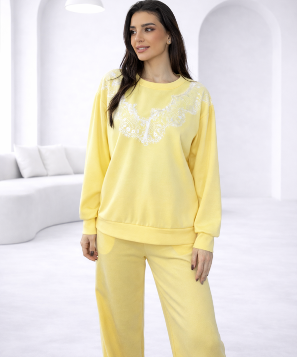 Elegant Contrast Set